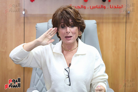 الفنانة أنوشكا (1)