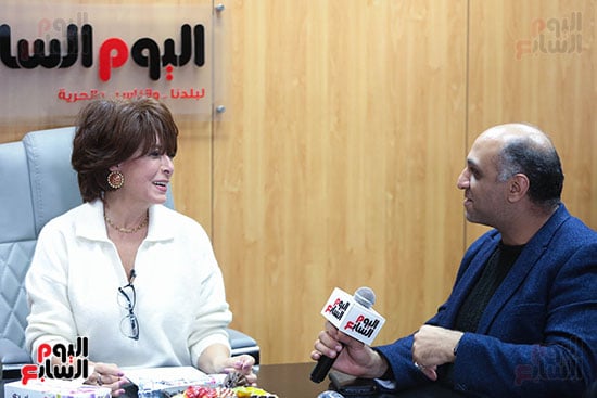 الكاتب الصحفي وائل السمري رئيس التحرير التنفيذي مع أنوشكا