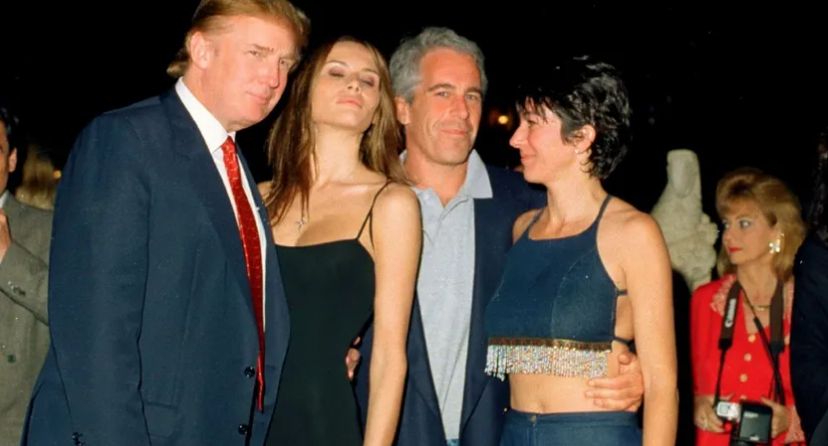 دونالد ترمب وزوجته ميلانيا في منتجع مارالاجو بفلوريدا