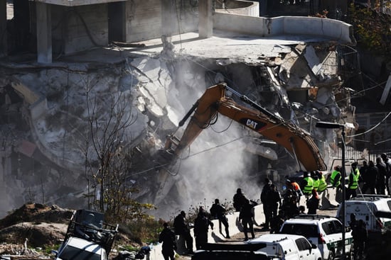 جرافات إسرائيلية تهدم مبنى فلسطينياً في القدس الشرقي (1)