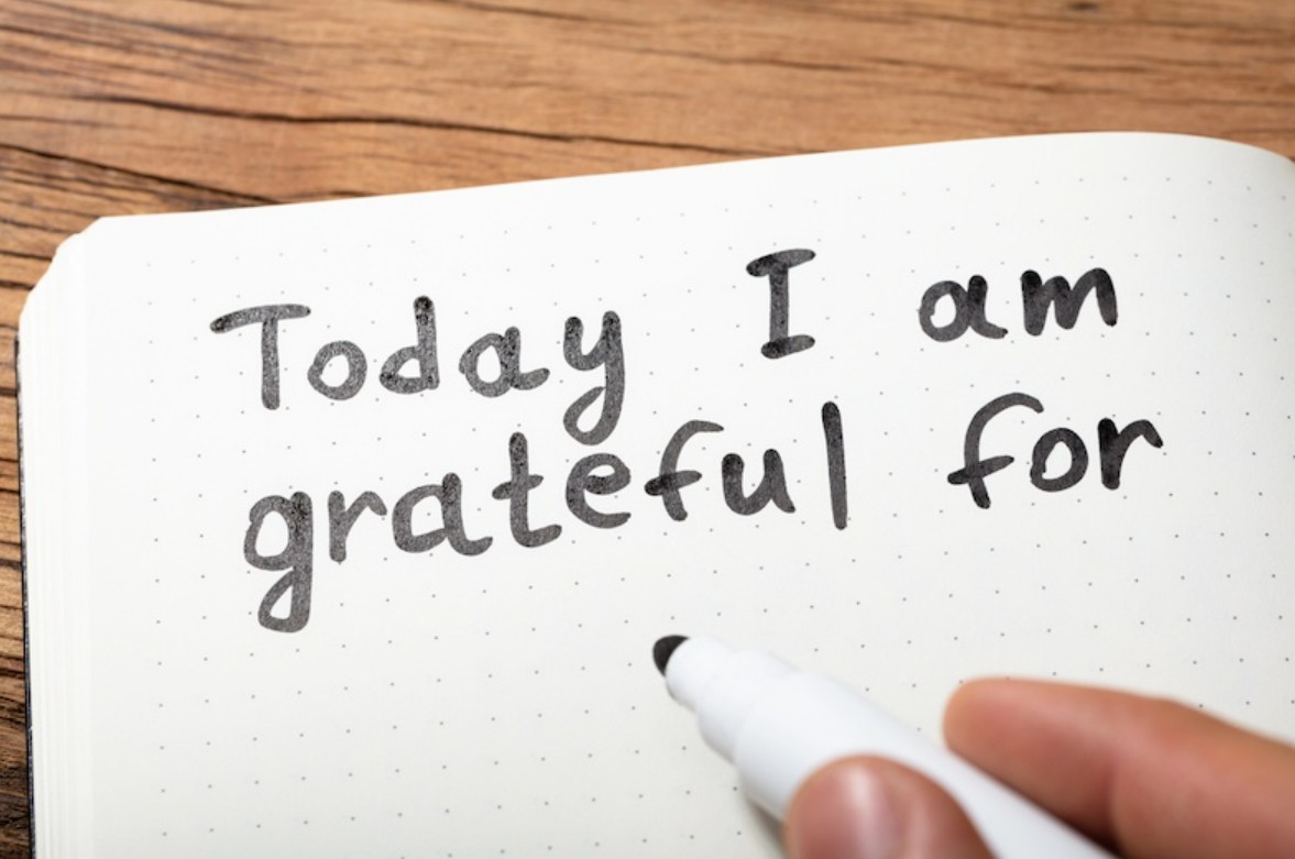 دراسة تؤكد أن الحياة تتحسن بمجرد البدء في ممارسة الامتنان
