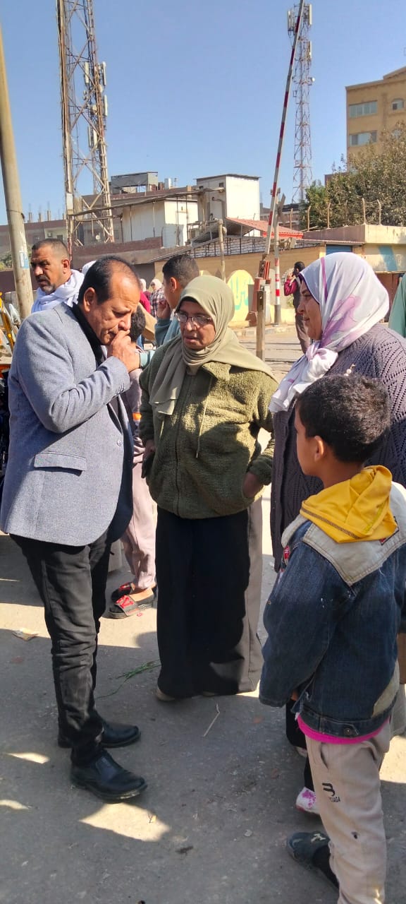 جولة ميدانية لرئيس مركز ومدينة العياط لمتابعة مستوى الخدمات (5)