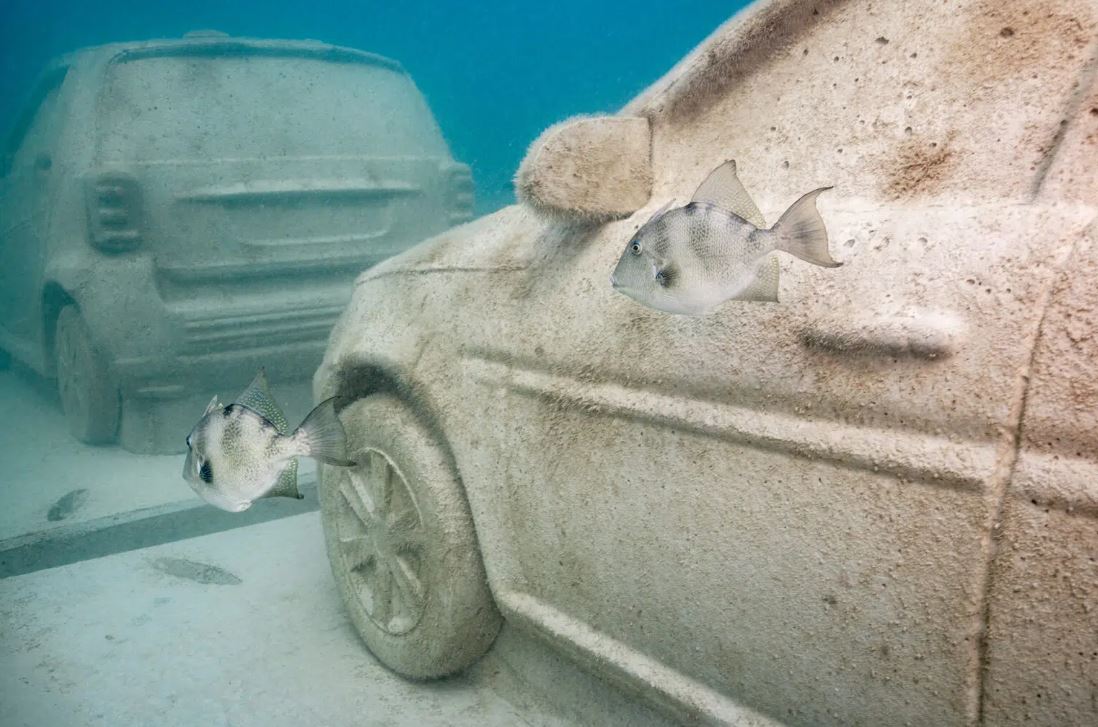 سيارات تحت الماء