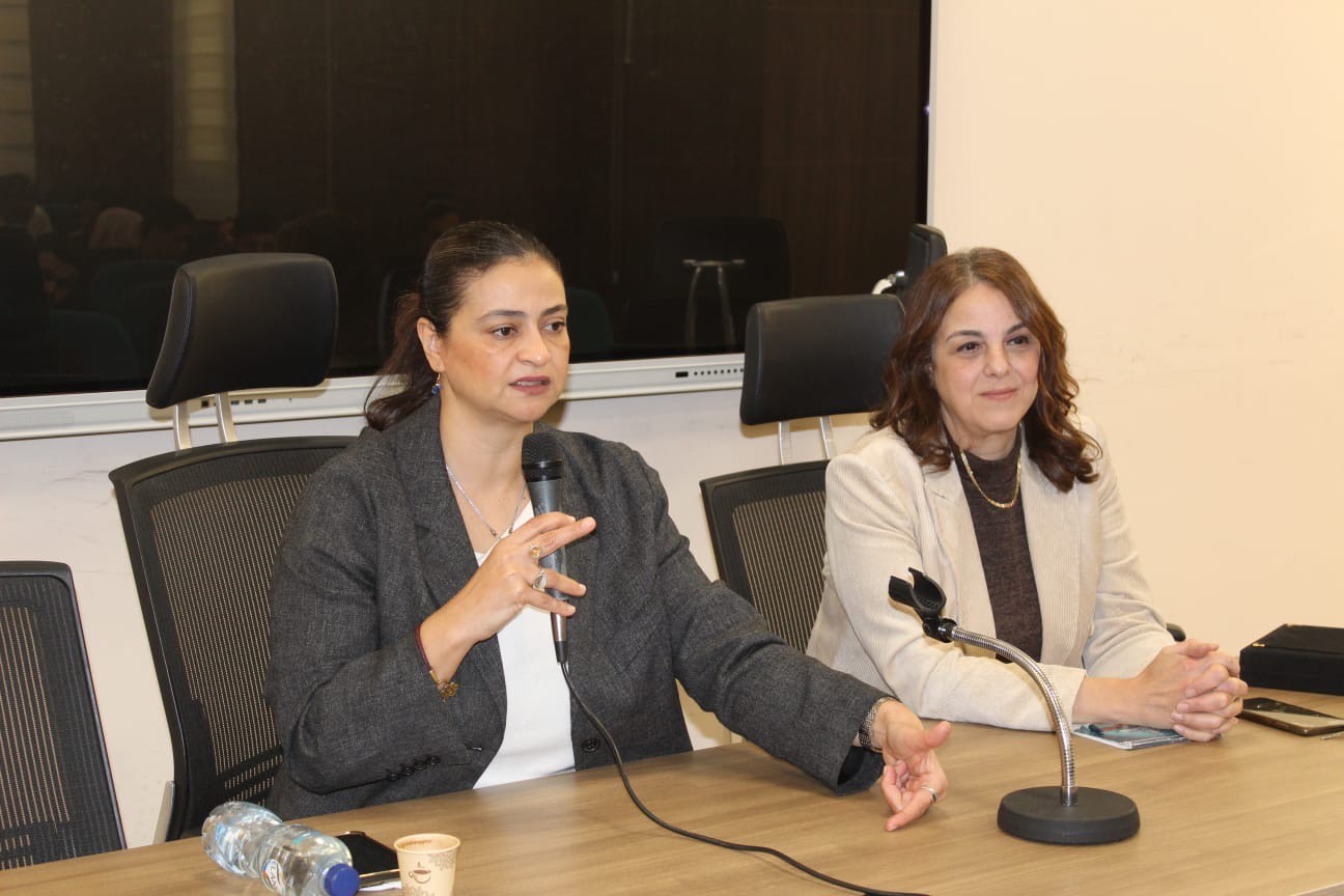 جانب من لقاء الكاتبة الصحفية علا الشافعى رئيس مجلس إدارة اليوم السابع