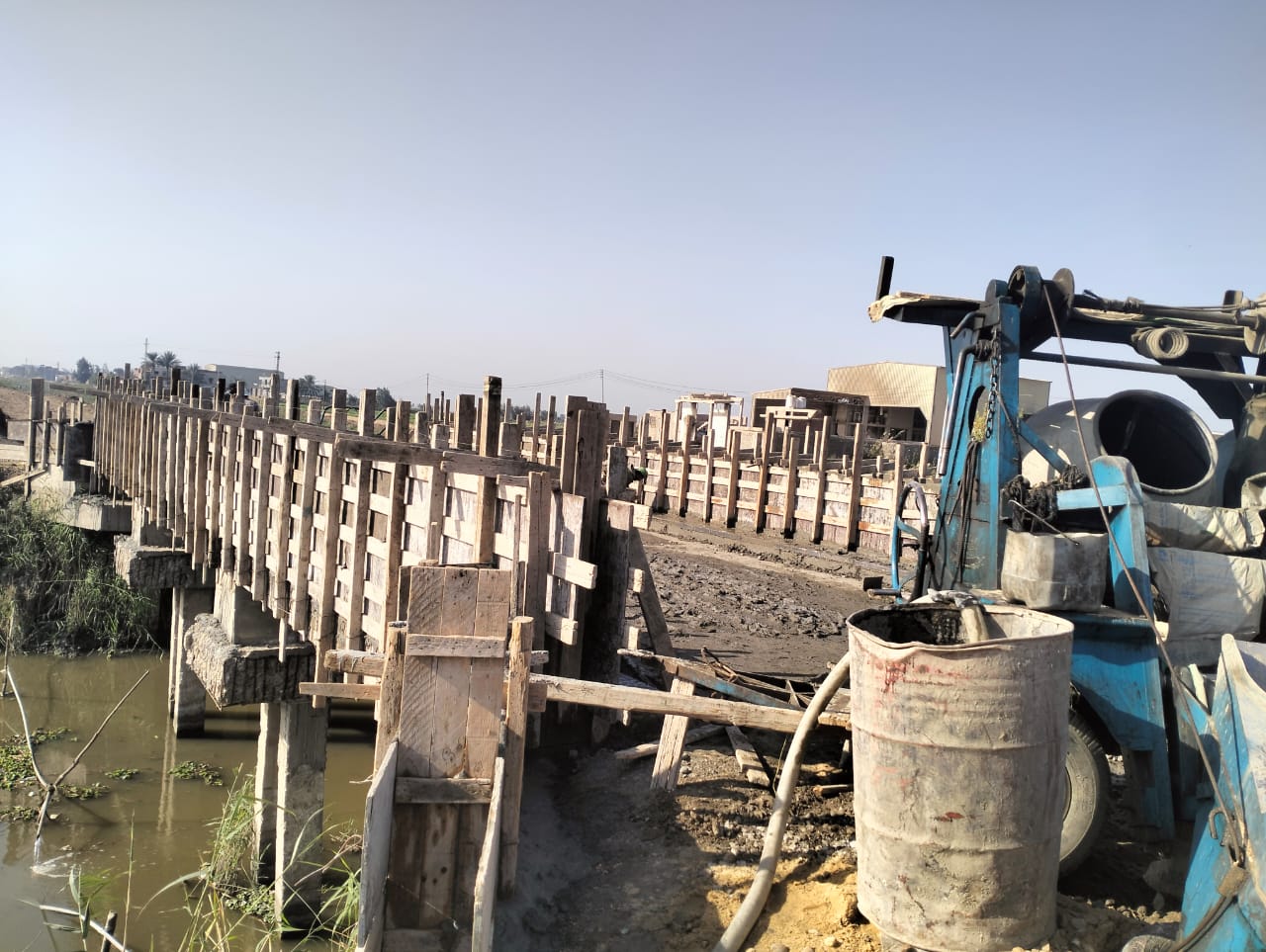 إحلال وتجديد كوبري المصب بمصرف صرف المنشأة