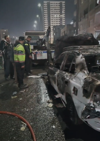 عمليات اخماد حريق سيارة  (3)