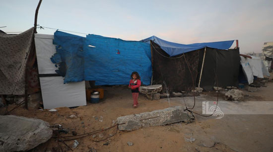 أطفال غزة وسط الخيام