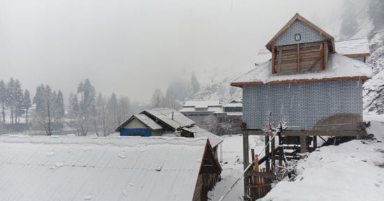 أمطار شتوية وثلوج تجتاح باكستان (4)