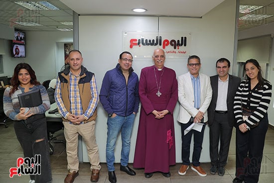 المطران سامى فوزى مع الكاتب الصحفى عبدالفتاح عبدالمنعم رئيس تحرير اليوم السابع والكاتب الصحفى دندراوى الهوارى والزملا باليوم السابع المطران سامى فوزى مع الكاتب الصحفى عبدالفتاح عبدالمنعم رئيس تحرير اليوم السابع والكاتب الصحفى دندراوى الهوارى والزملا باليوم السابع