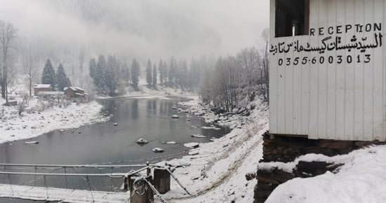 أمطار شتوية وثلوج تجتاح باكستان (3)
