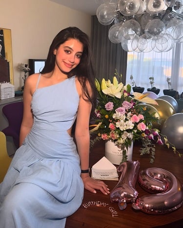 ياسمينا العبد