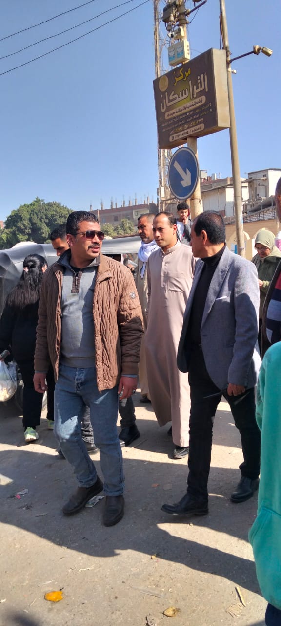 جولة ميدانية لرئيس مركز ومدينة العياط لمتابعة مستوى الخدمات (4)