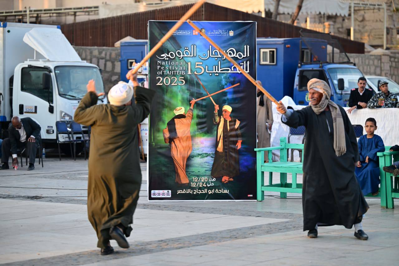 مهرجان التحطيب يشهد حالة مميزة من الإقبال لأبناء الجنوب والسائحين