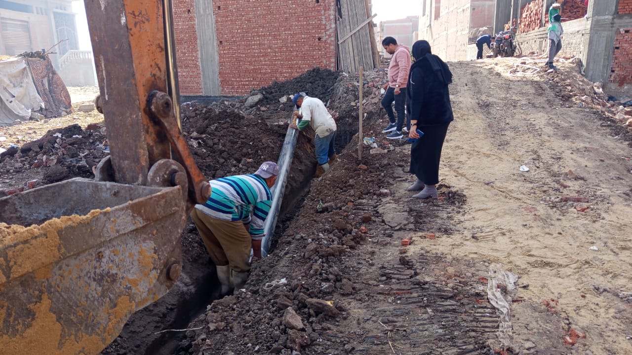 تنفيذ خط صرف بطول 150م بالمشاركة المجتمعية