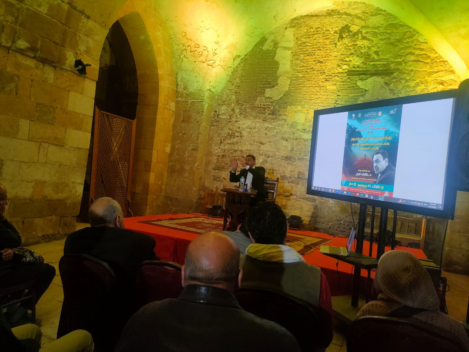 الدكتور طارق فرج المرشد السياحى الباحث فى علم المصريات (2)