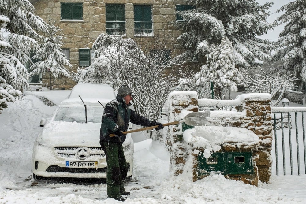 غطت الثلوج العديد من مناطق البرتغال (4)