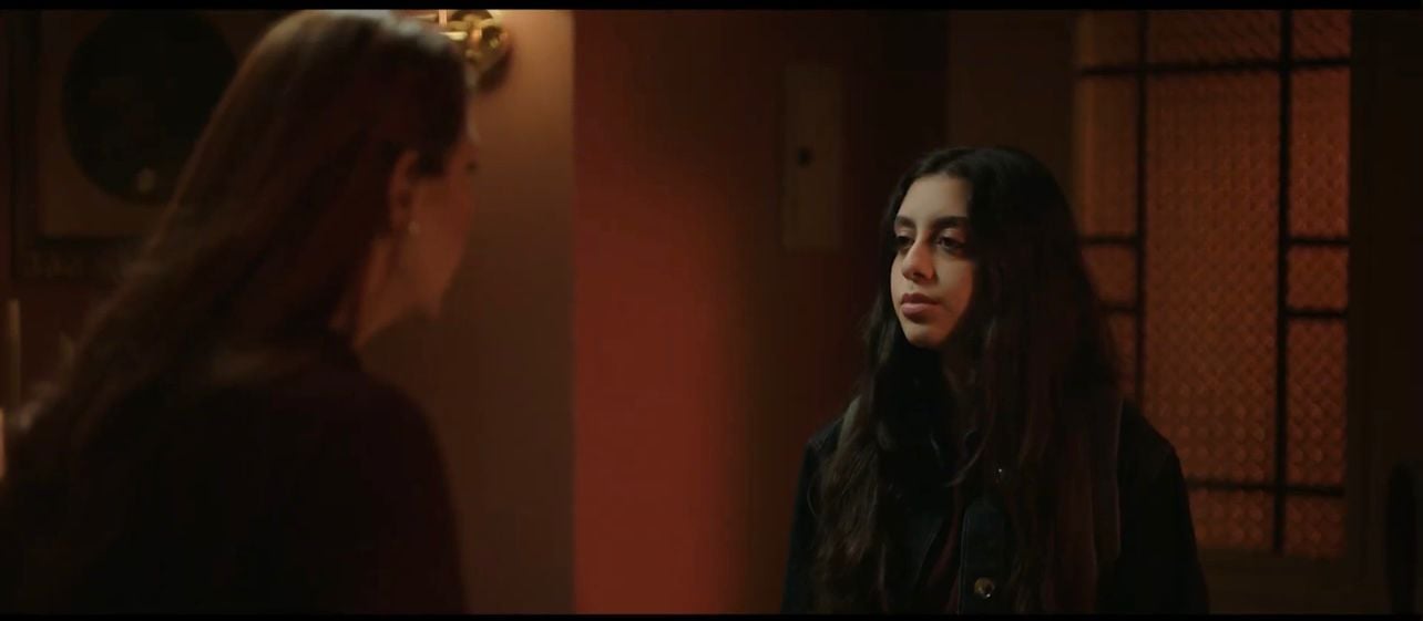 ياسمينا العبد تكتشف خيانة والدتها في مسلسل ميد ترم (6)