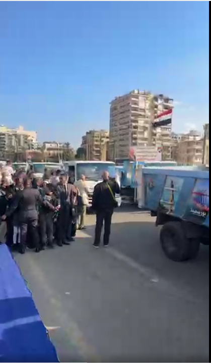 سيارات الأحياء تشارك بالعرض العسكري