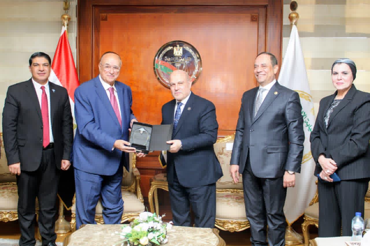 توقيع بروتوكول تعاون بين النيابة الإدارية والمجلس القومي لحقوق الإنسان (1)