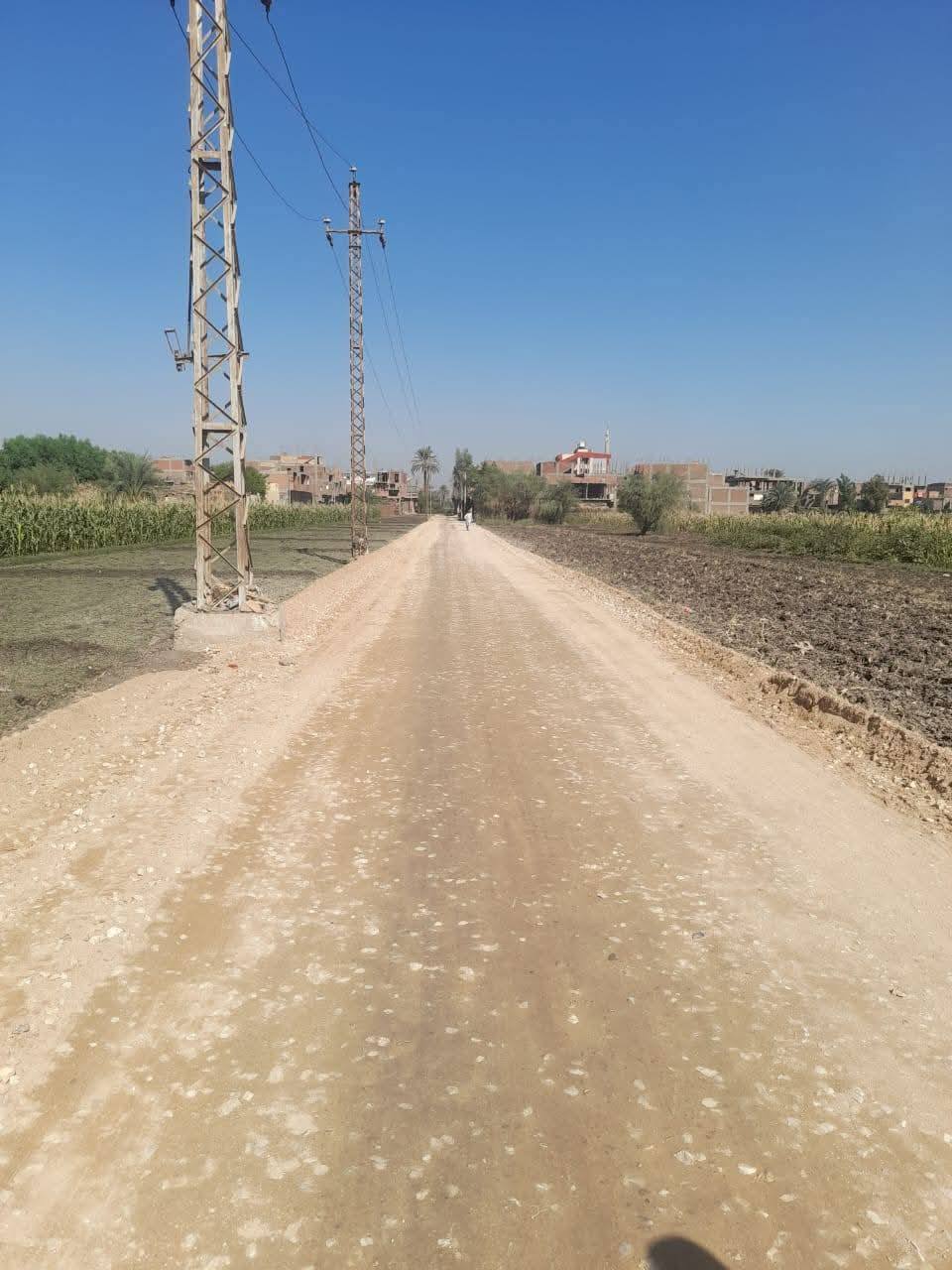 تمهيد طرق القرى والنجوع فى مدينة الطو