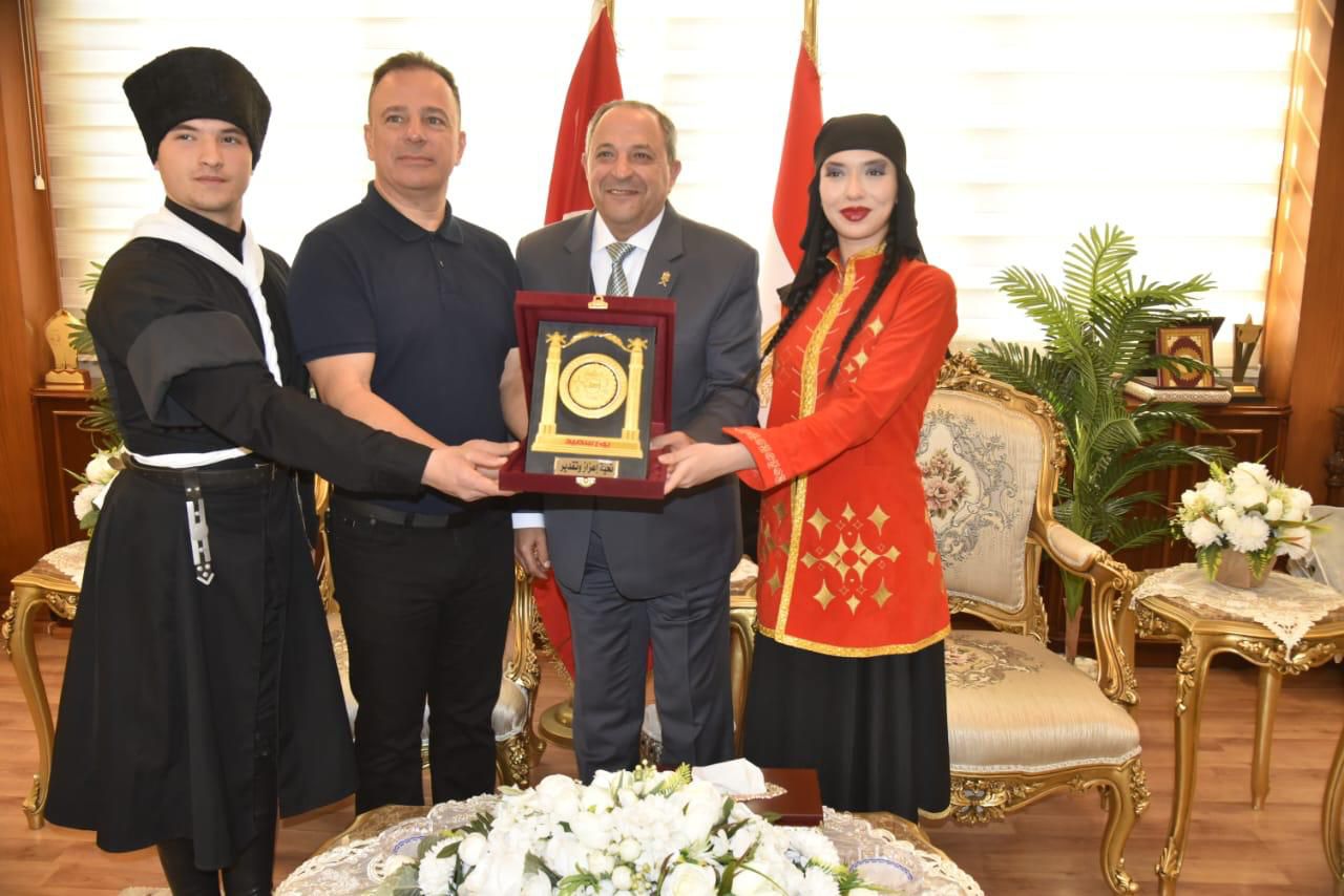 التكريم ل الوفود