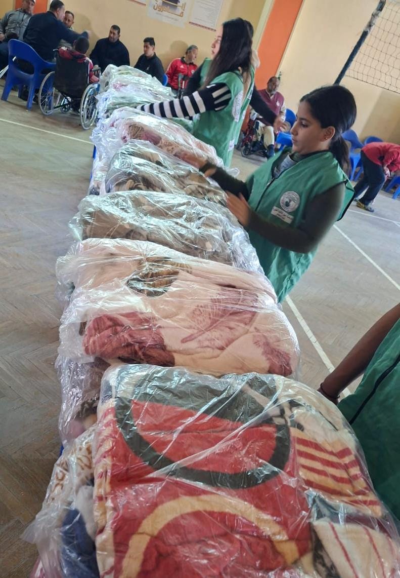 نبيل الكاتب عضو التحالف الوطني توزع بطاطين الشتاء على متحدي الإعاقة بمحافظة البحيرة (6)