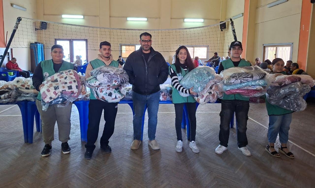 نبيل الكاتب عضو التحالف الوطني توزع بطاطين الشتاء على متحدي الإعاقة بمحافظة البحيرة (4)