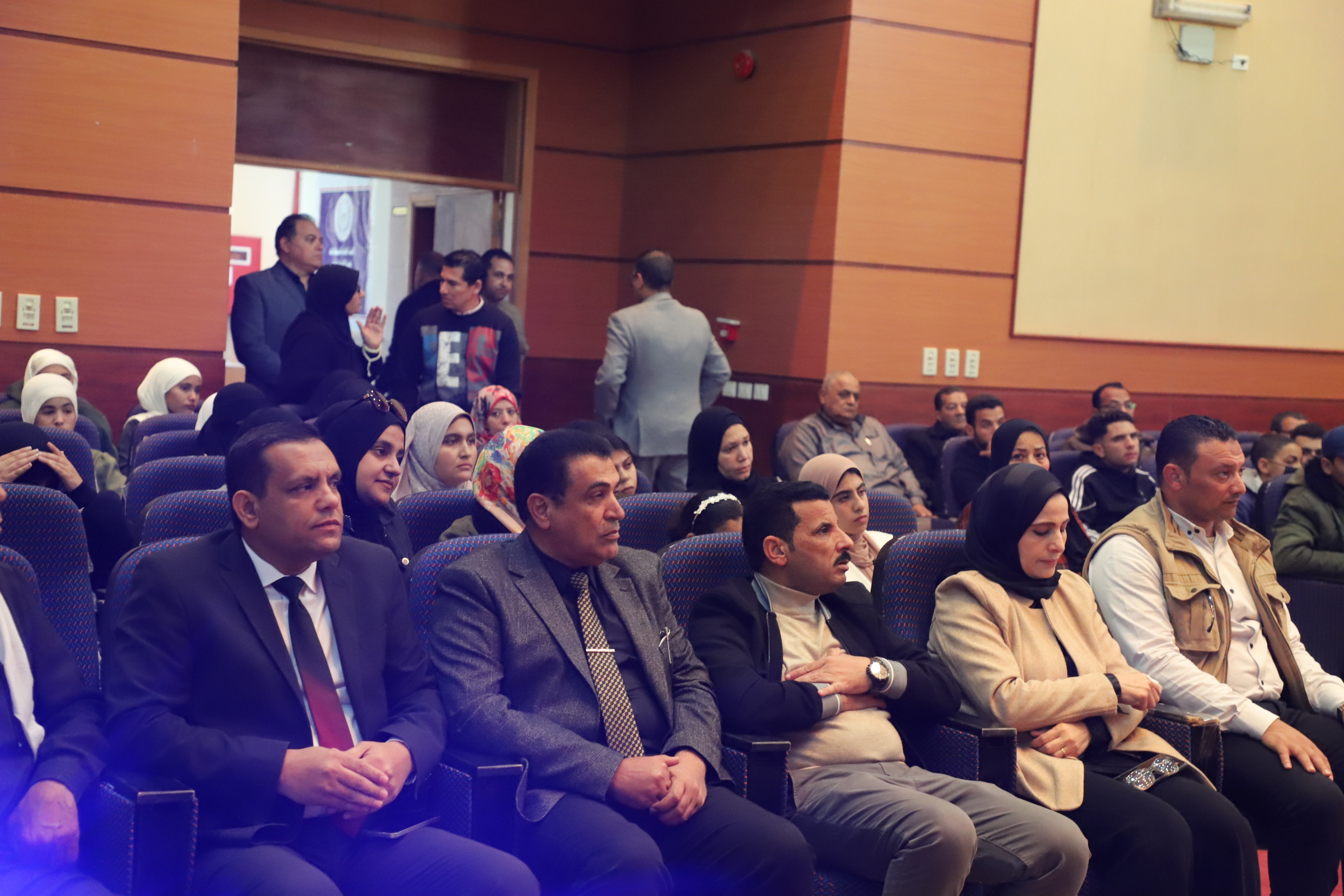 جانب من الحضور من جميع الاعمار 