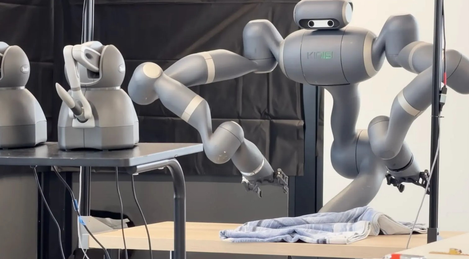 روبوت بشري مفتول العضلات