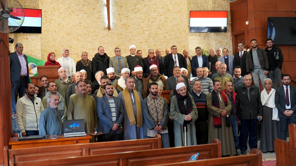 جانب من لقاء الأهالى