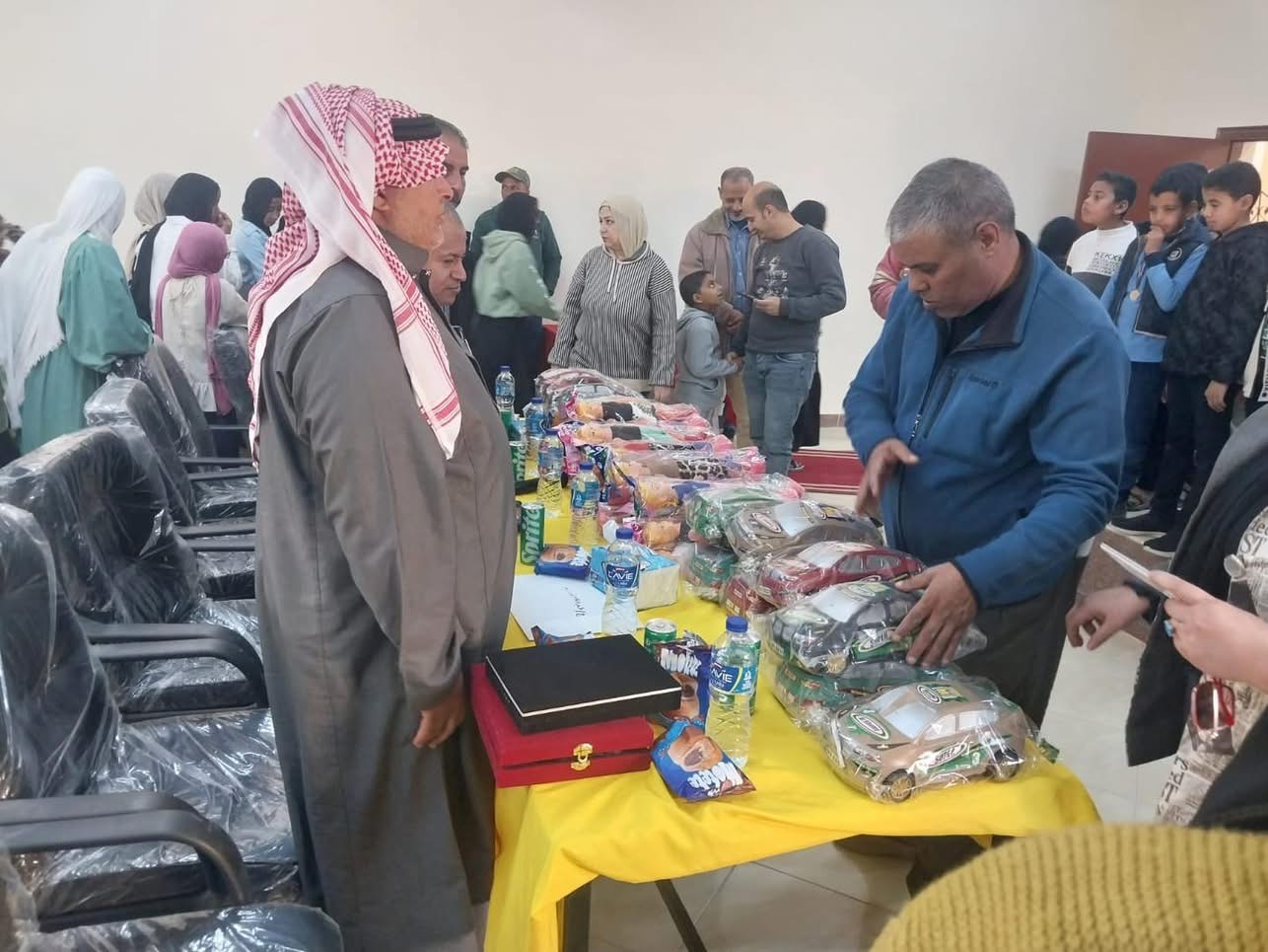 جوائز وهدايا مقدمه من مديريه الشباب والرياضه 