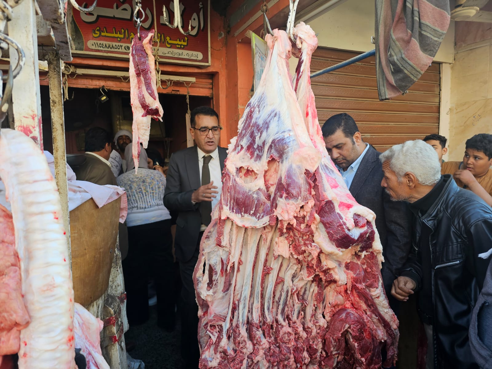 الحملات على محلات الجزارة فى مدينة إسنا