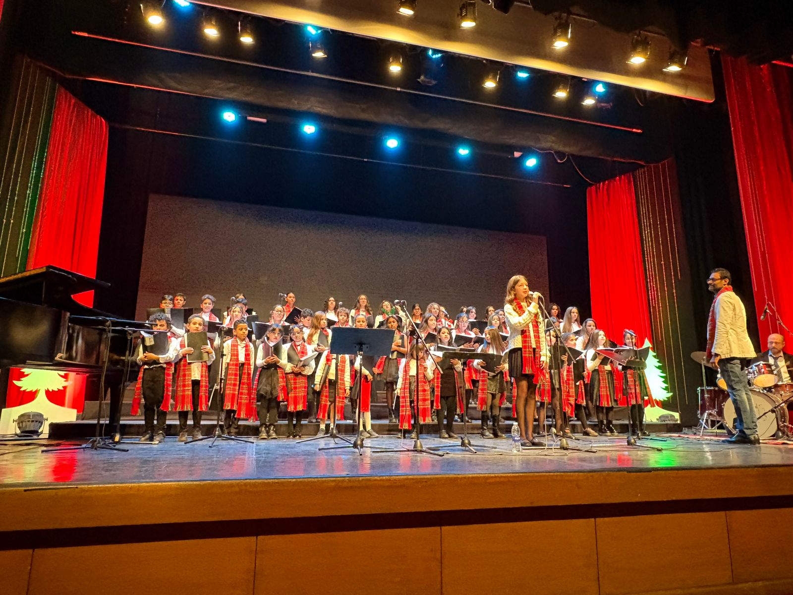 كورال اكابيلا في حفل الاوبرا  (2)