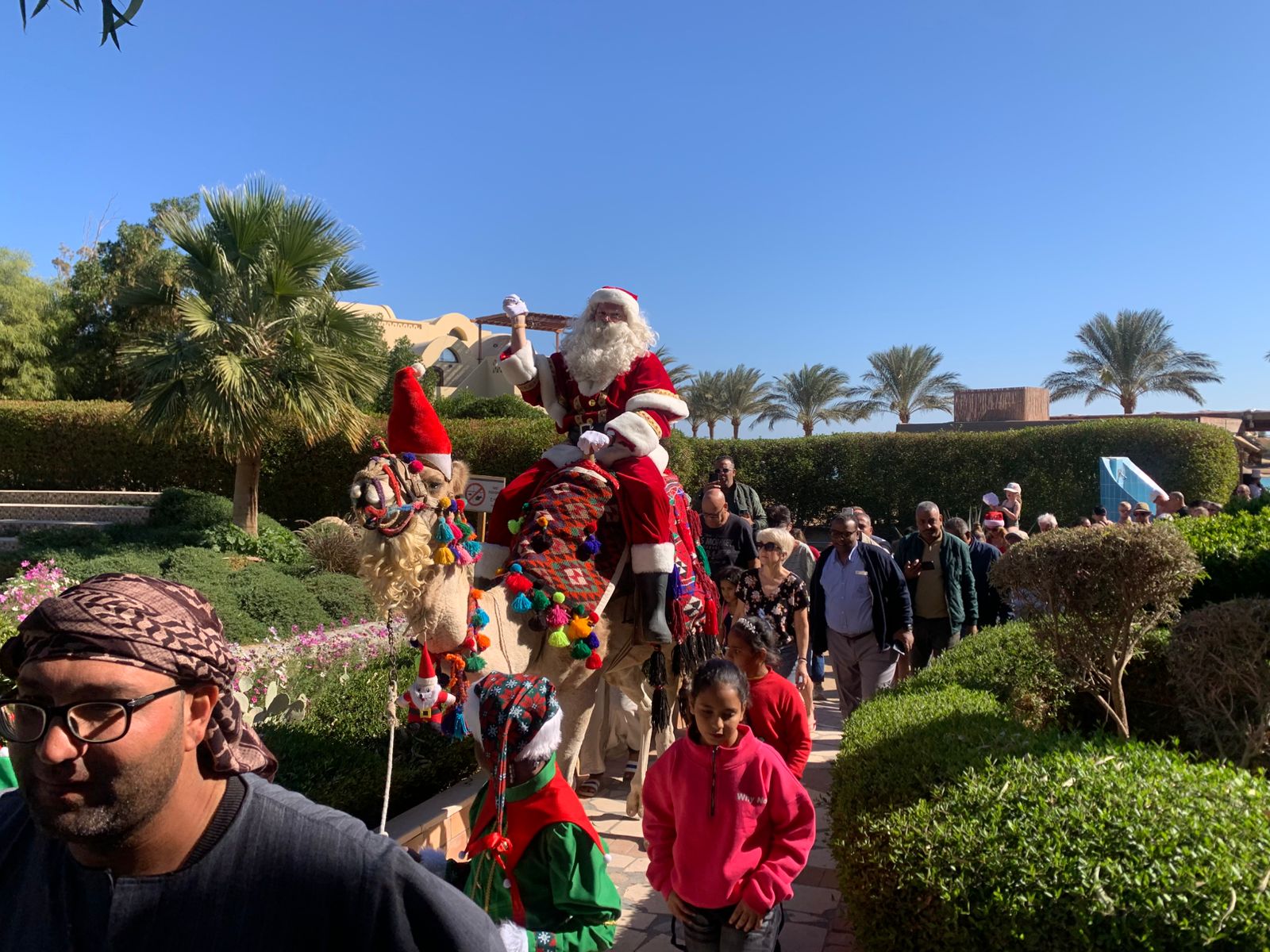 جولته داخل الفنادق 