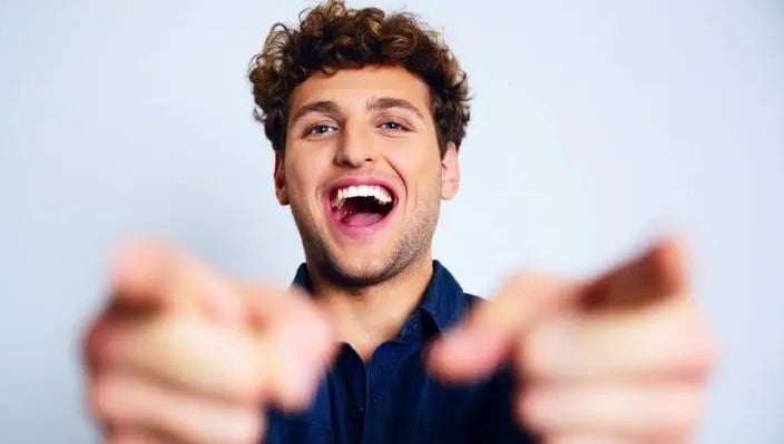 تفسير حلم الضحك