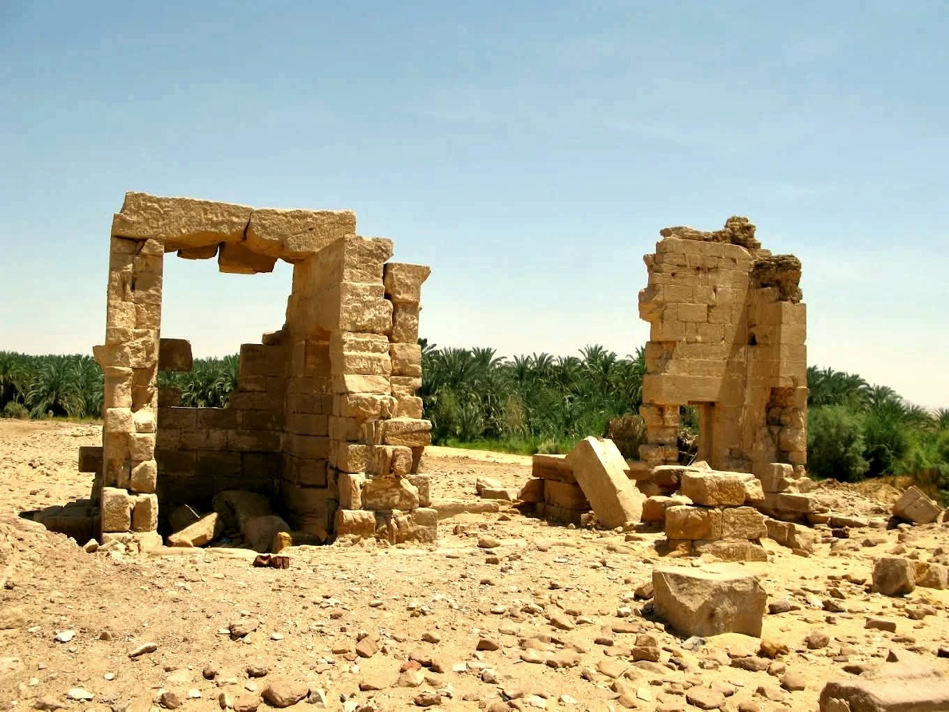 كان المعبد كمين مراقبة على طريق درب الأربعين