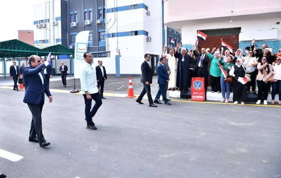 زيارة الرئيس السيسى لقرية الابعادية بالبحيرة زيارة الرئيس السيسى لقرية الابعادية بالبحيرة