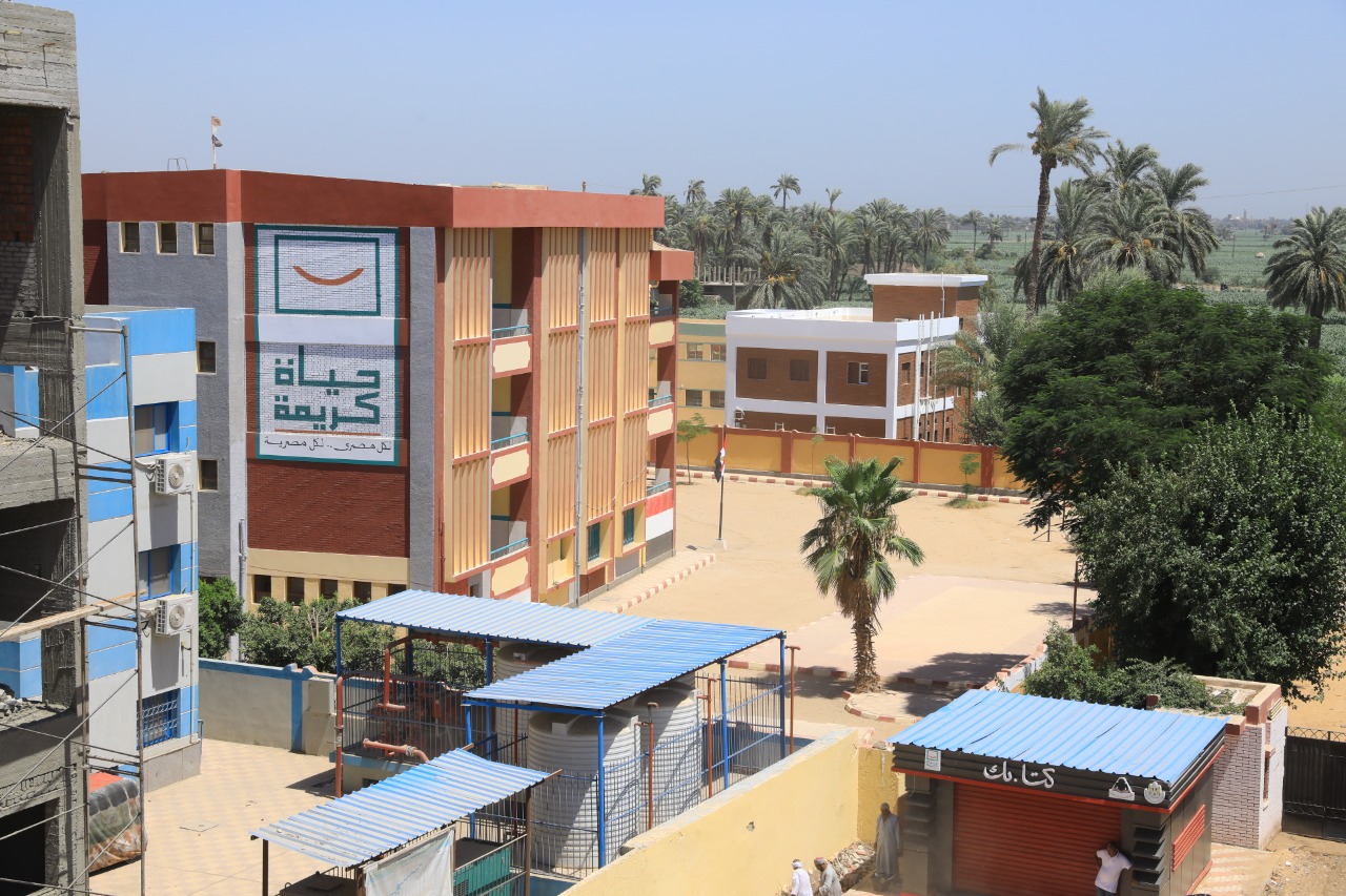 مدرسة القرية بعد تطويرها مدرسة القرية بعد تطويرها