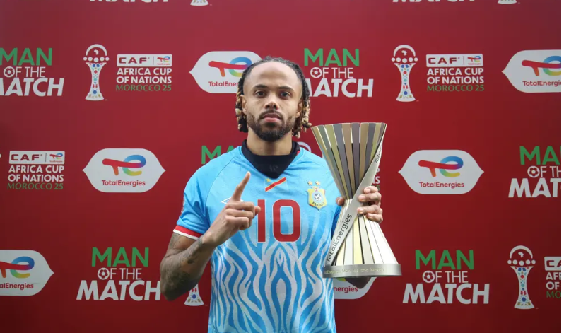 ثيو بونجوندا لاعب الكونغو الديمقراطية ثيو بونجوندا لاعب الكونغو الديمقراطية