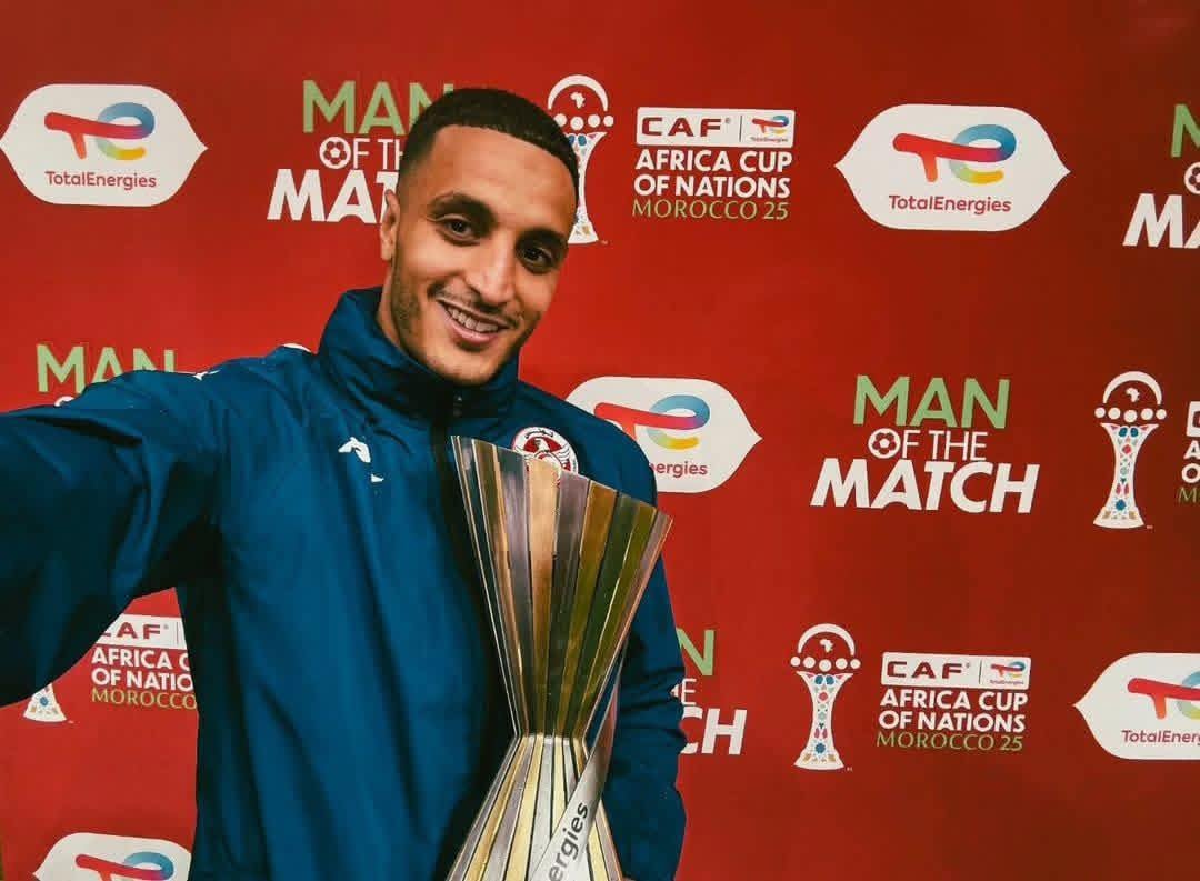 إلياس العاشوري، لاعب تونسي