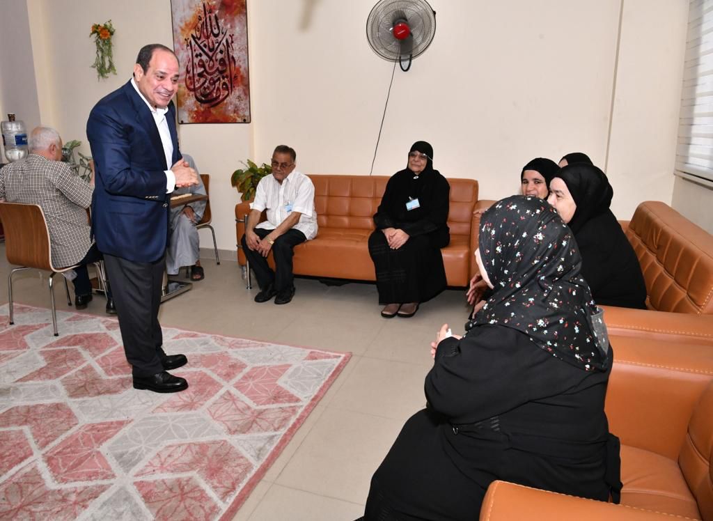 لقاء الرئيس السيسى مع الأسر لقاء الرئيس السيسى مع الأسر