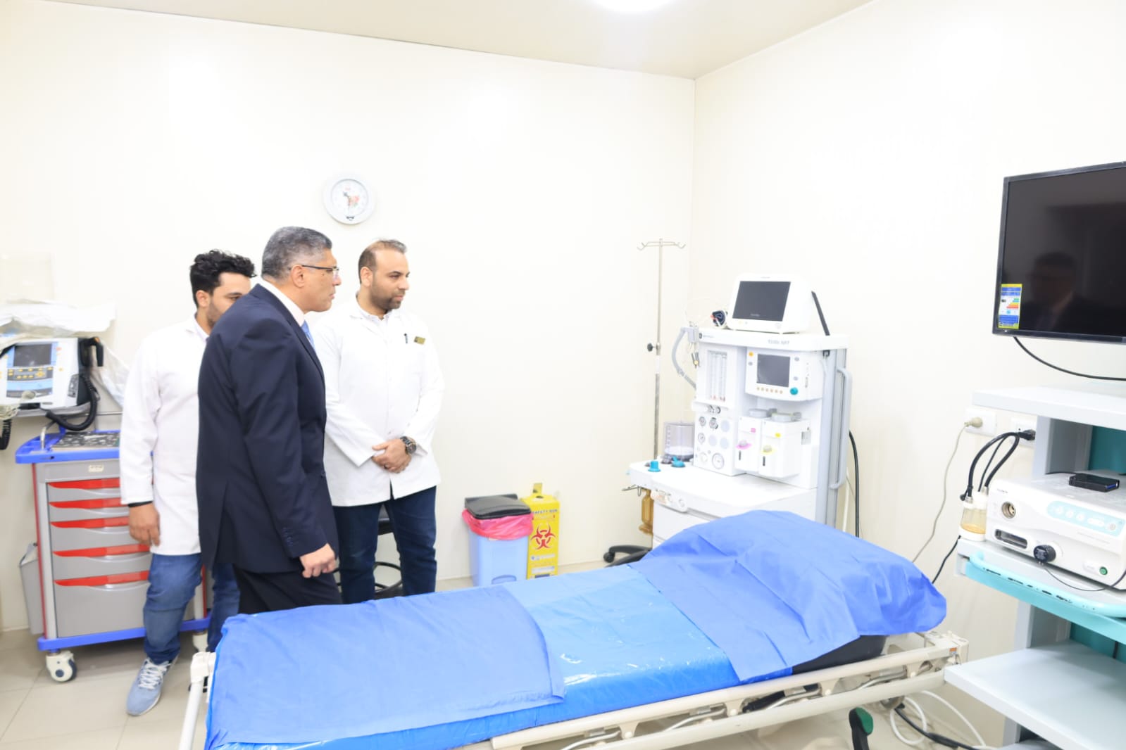 محافظ الجيزة يفتتح قسم رعاية المخ والأعصاب بمستشفى الوراق المركزى  (3)