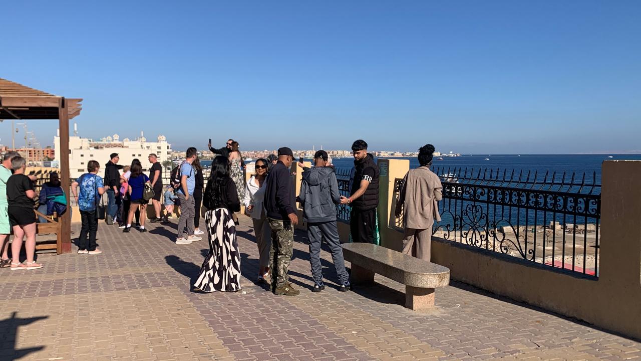 سياح من كل دول العالم فى الغردقة 