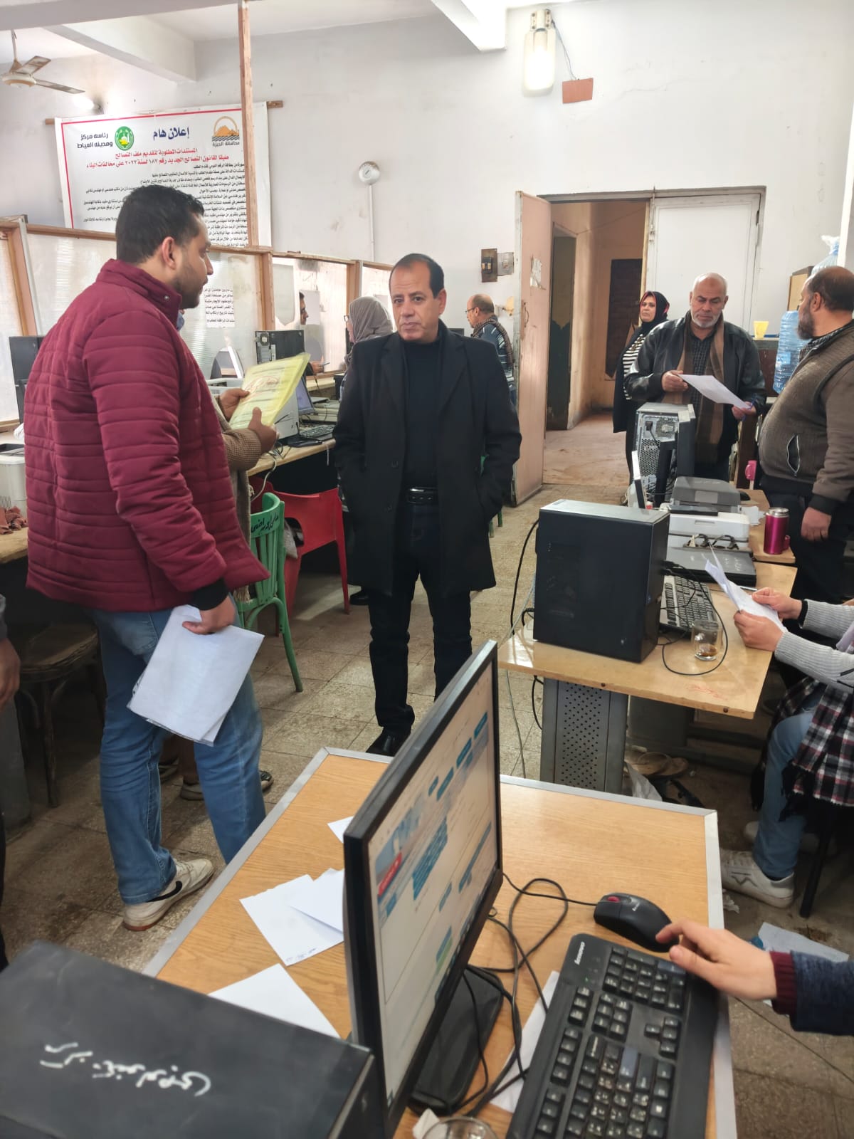 رئيس مركز ومدينة العياط يتابع مستوى الخدمات المقدمة للمواطنين (1)