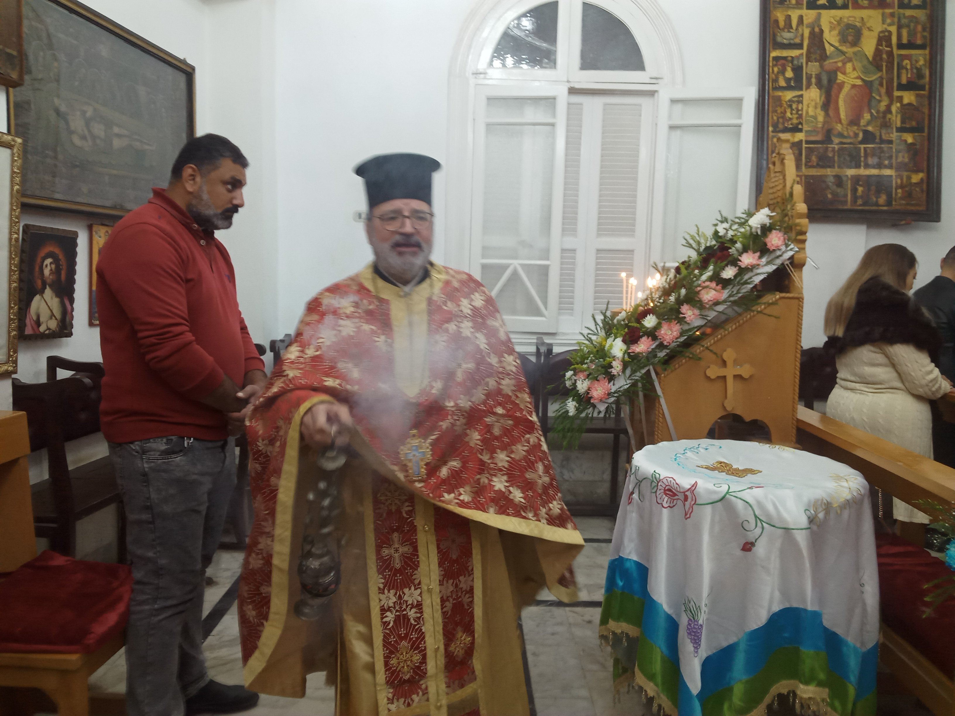 طقوس قداس عيد الميلاد بكنيسة الروم الأرثوذكس بدمياط