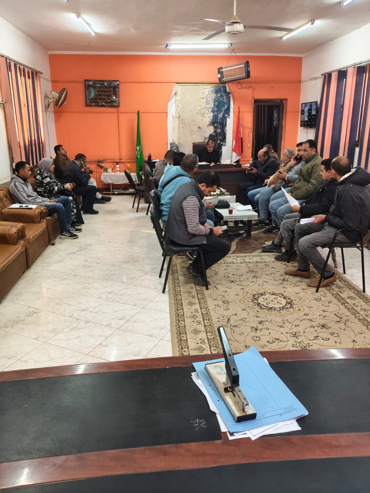 رئيس مركز ومدينة العياط يجتمع بالشركة المنفذة لأعمال الصرف الصحي في برنشت (2)