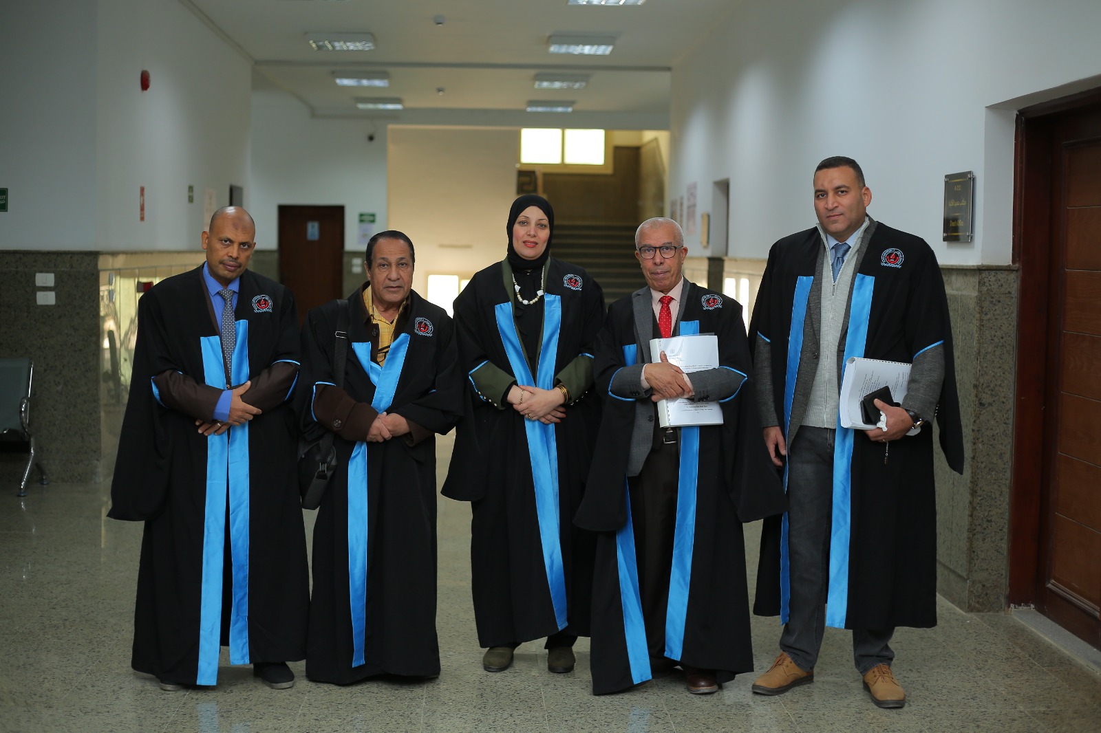 لجنة المناقشة مع الباحثة