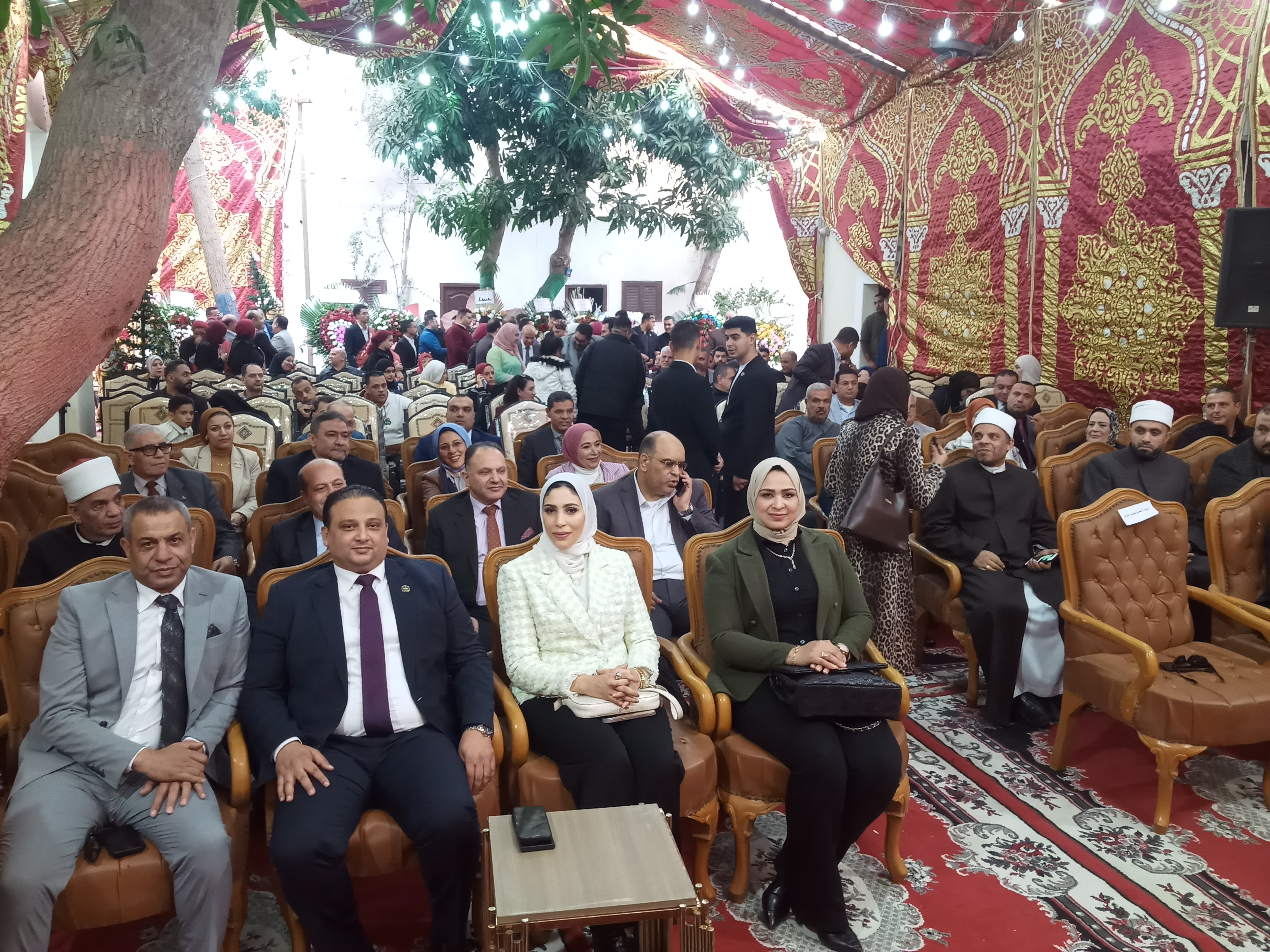 حضور رجال الأوقاف كنيسة الروم تستقبل اعياد الميلاد