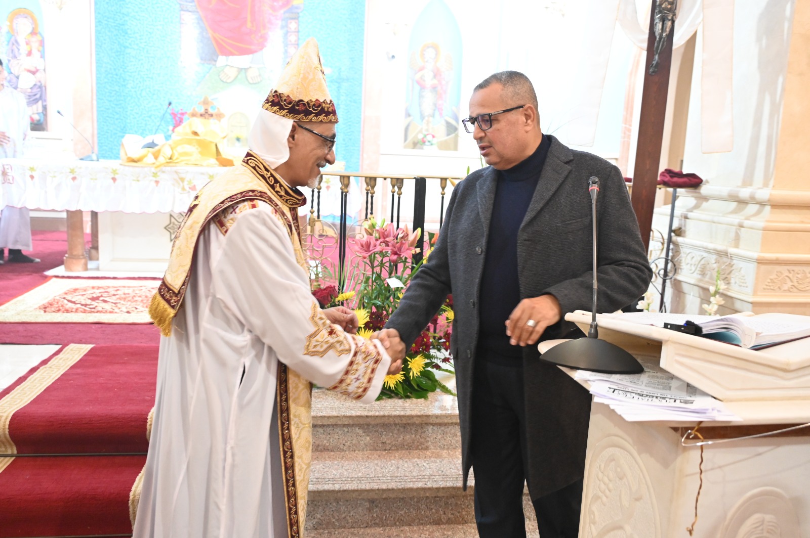 محافظ جنوب سيناء والأنبا حنا صديق راعي كاتدرائية