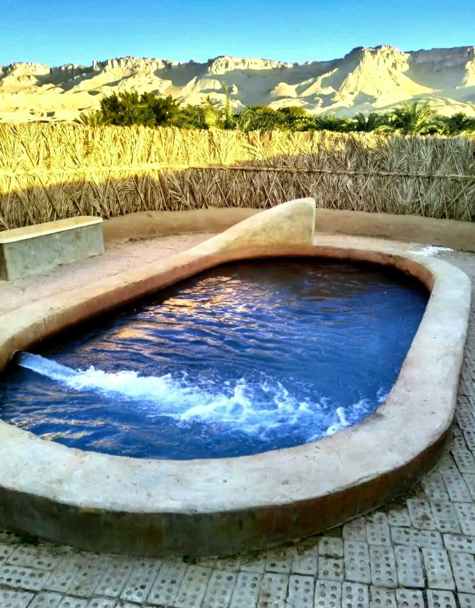 بئر الجبل الساخن بالداخلة